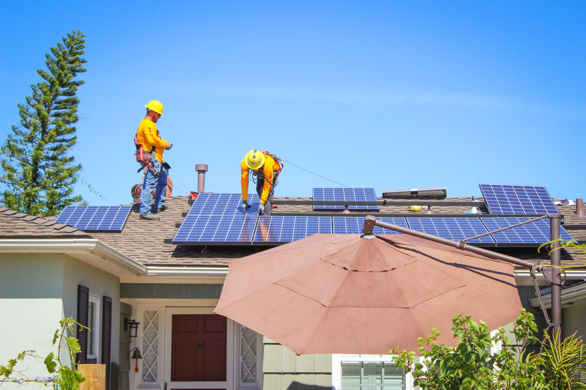 Picture of Sullivan Solar Power electricians on a roof