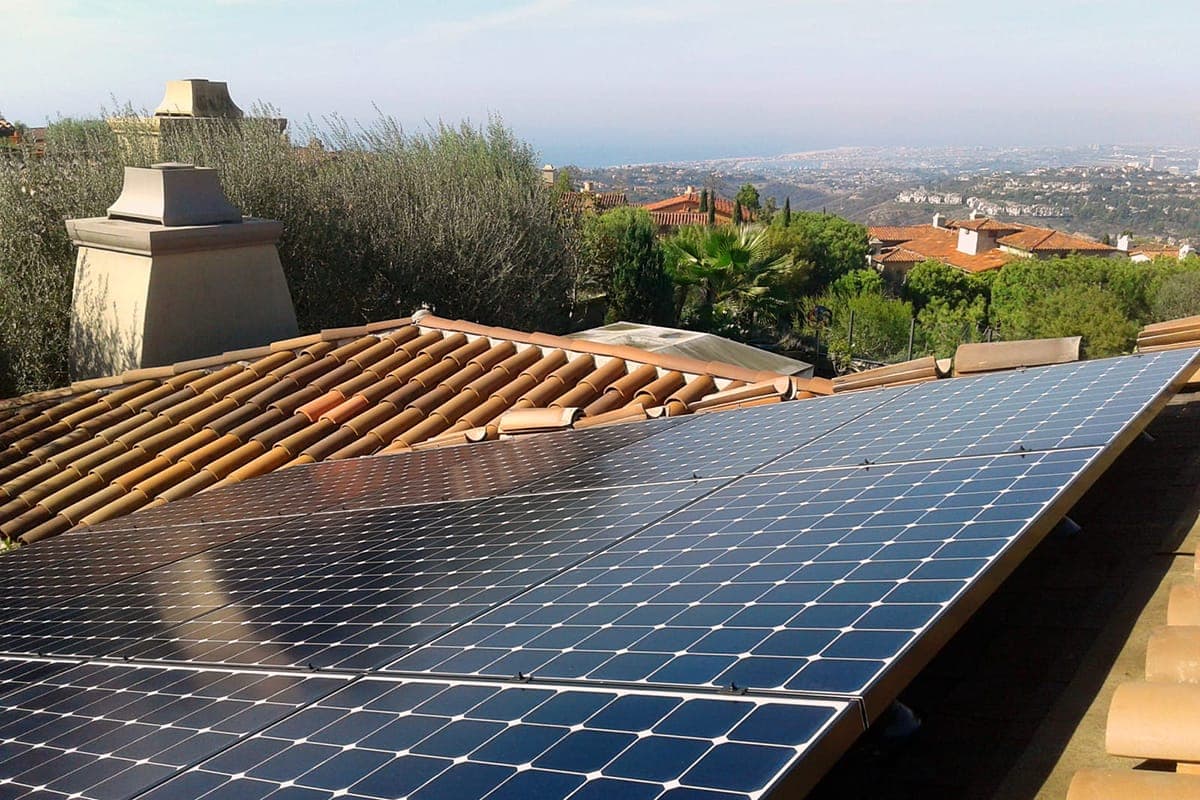 Photo of Newport Coast SunPower solar panel installation at the Lund residence