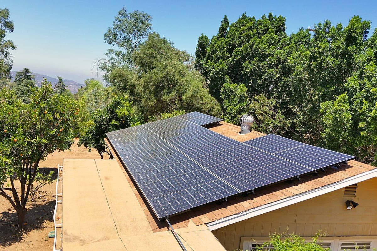 Photo of Alpine LG solar panel installation at the Haynes residence