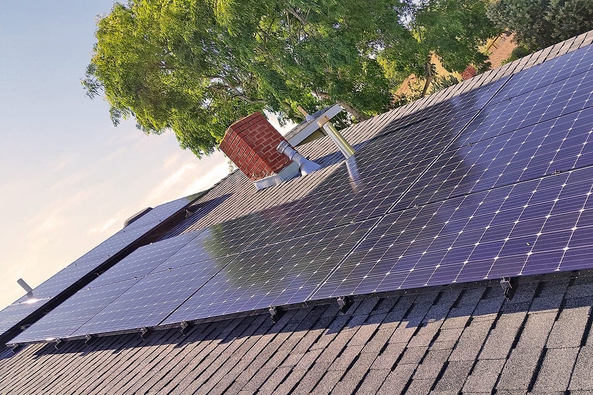 Photo of Vista LG solar panel installation at the Rea residence